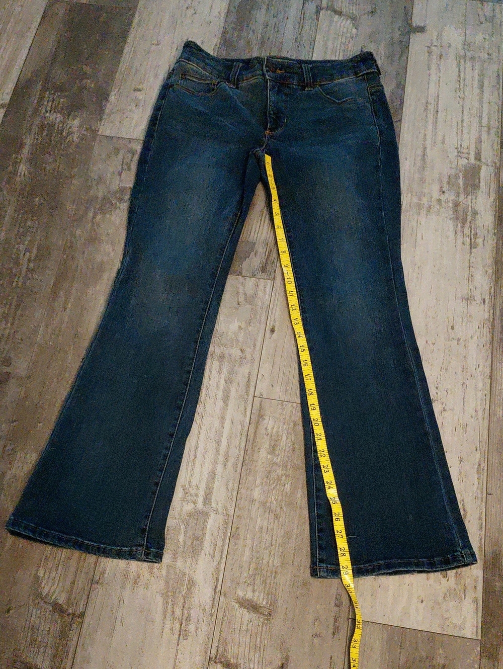 Chico's SO SLIMMING Dark Blue Flare Jeans. Size 00